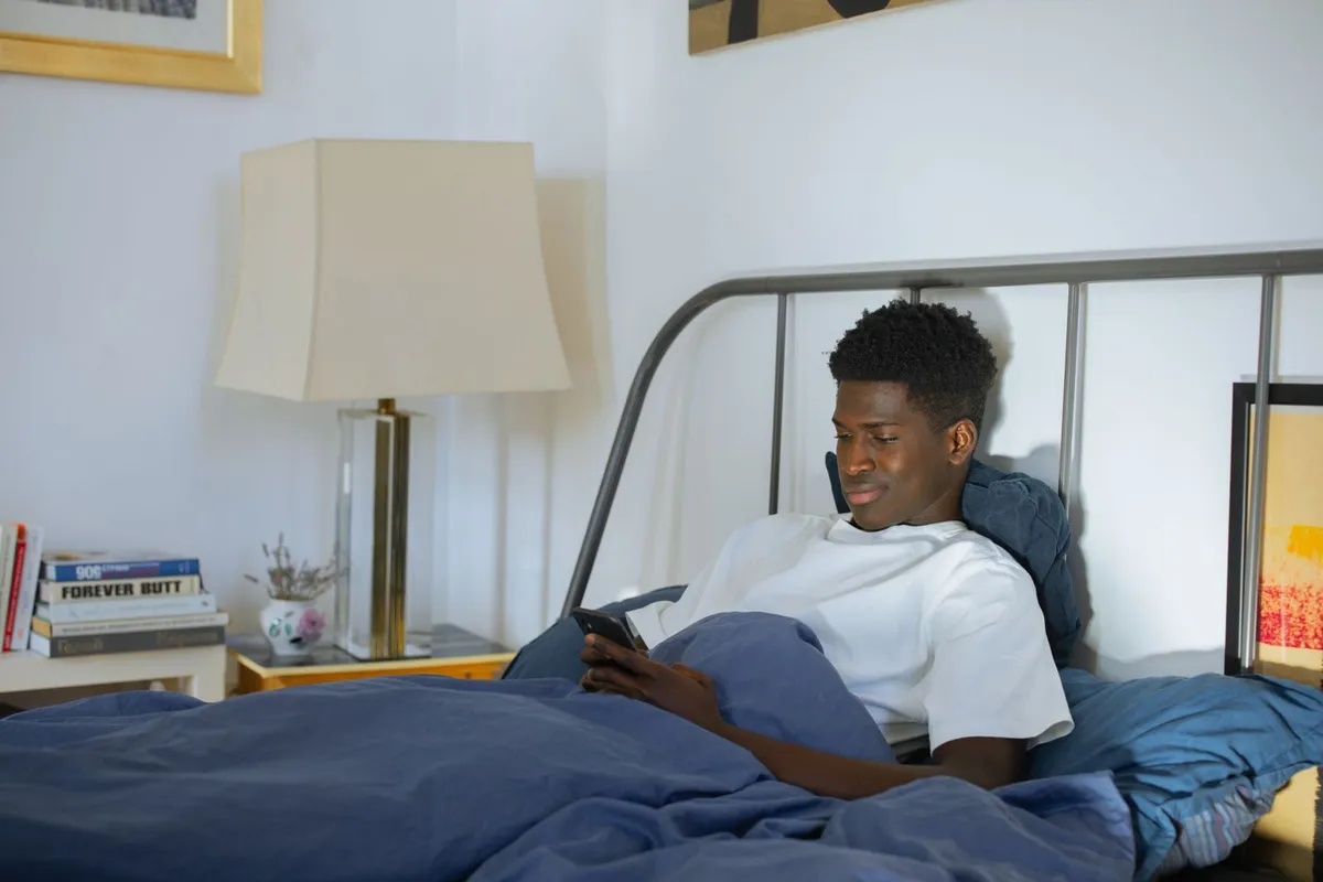 Illustration de l'article « Sommeil et écrans : reprendre la main »